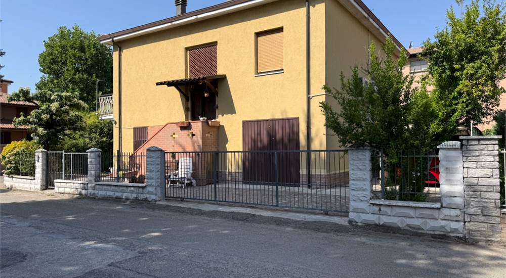 Esterna